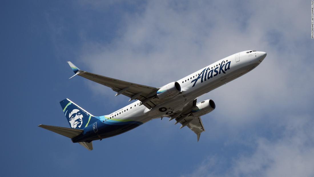 An off-duty pilot tried to take control of Alaska Airlines flight before being subdued, source and airline say CNN.com – RSS Channel