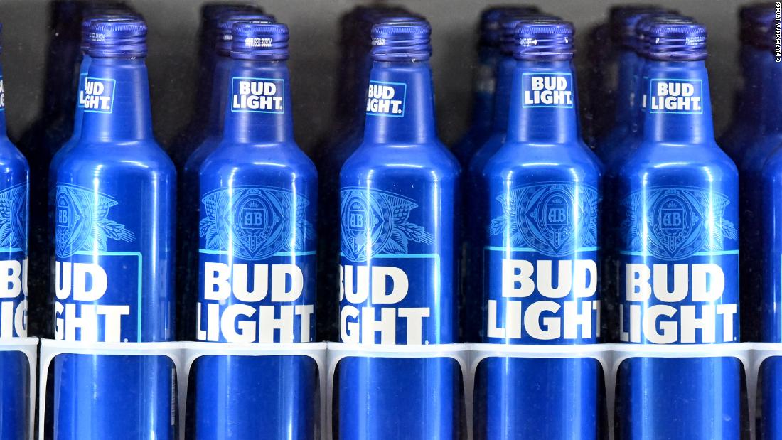 Bud Light scores mega deal to become the official beer of UFC CNN.com – RSS Channel