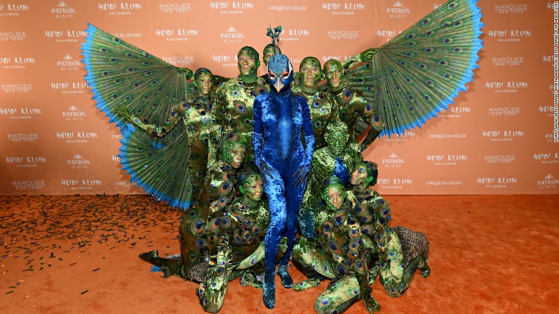 Mira la entrada de Heidi Klum a su fiesta anual de Halloween CNN Video