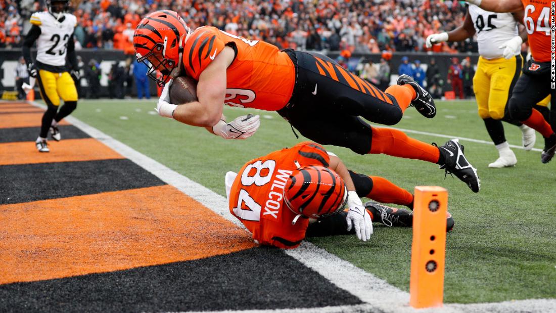 Cincinnati Bengals tight end Drew Sample dives into the end zone for a touchdown during the Bengals&#39; 16-10 loss to the Pittsburgh Steelers on November 26.