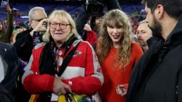 240207212913 donna kelce taylor swift travis kelce hp video Taylor Swift and Travis Kelce engagement? Here's what Kelce's mom had to say