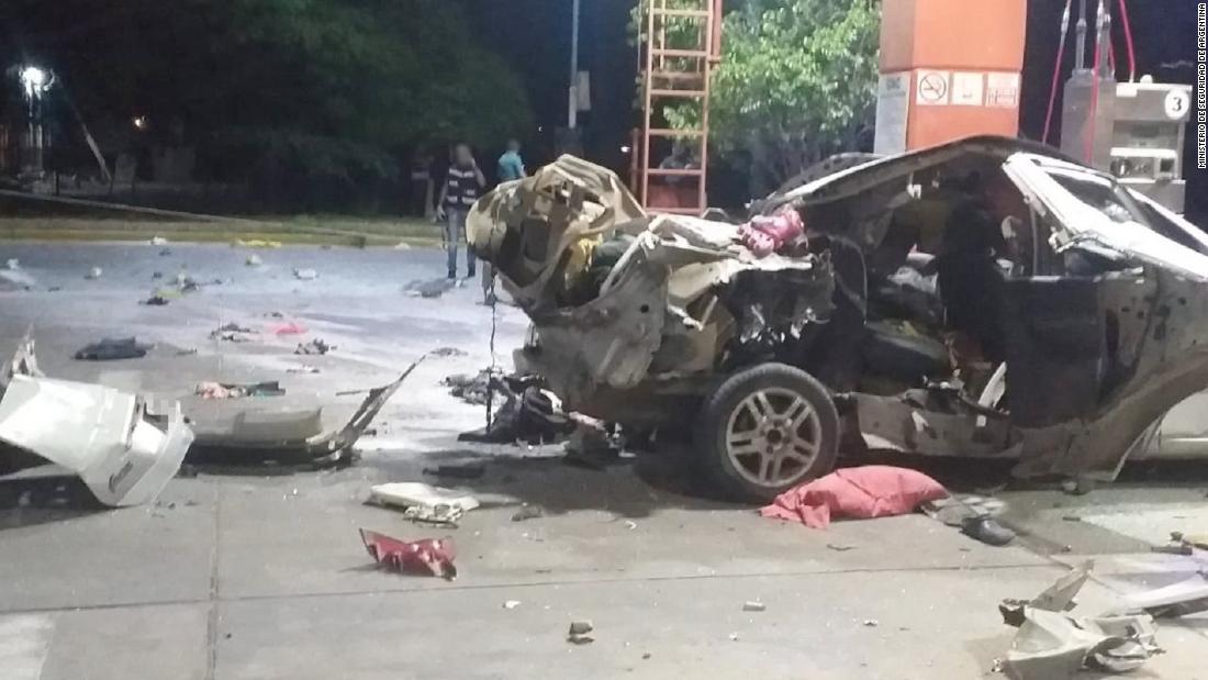 Un auto que ocultaba cocaína explota en una estación de servicio - CNN ...