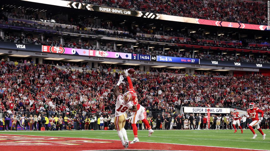 Chiefs cornerback Trent McDuffie defends a pass intended for 49ers wide receiver Deebo Samuel during the second quarter.