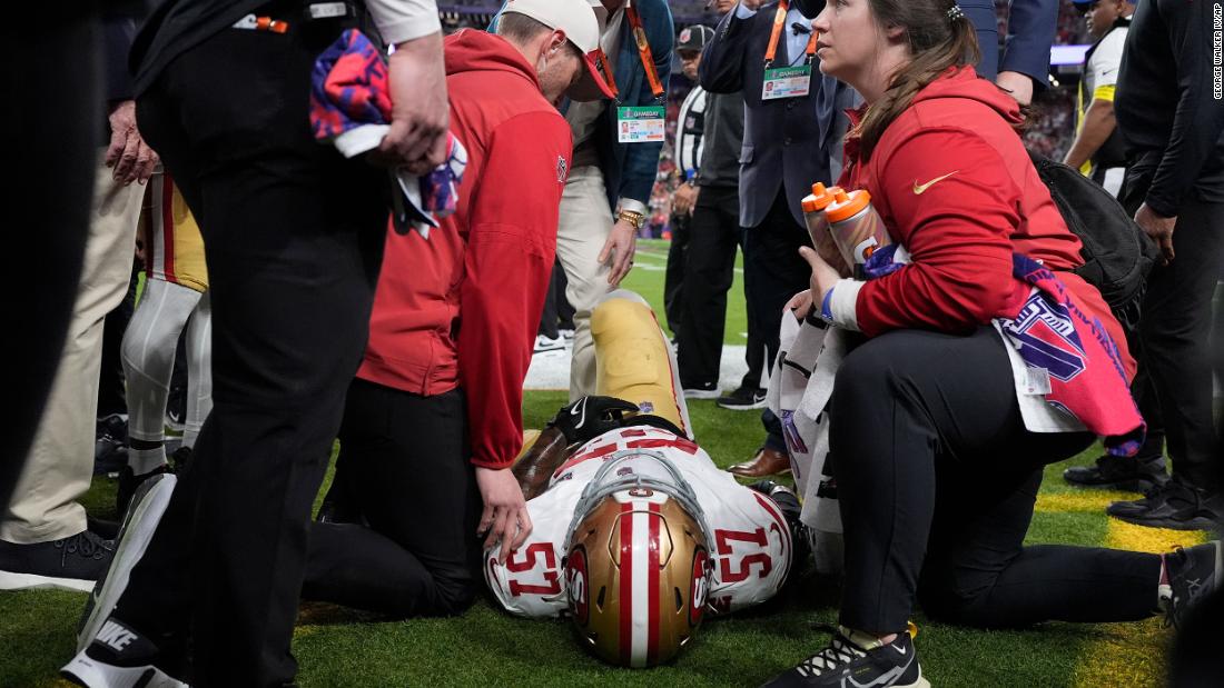 49ers starting linebacker Dre Greenlaw injured his Achilles, CBS reported, as he jogged onto the field for a play in the second quarter.