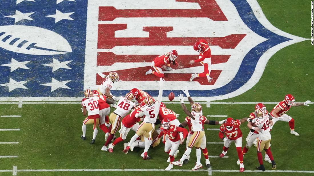 Butker kicks a 57-yard field goal in the third quarter to cut the 49ers&#39; lead to 10-6. It is the longest field goal in Super Bowl history, eclipsing the 55-yarder that Moody kicked in the first half.