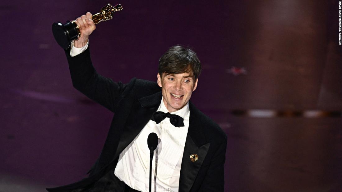 Cillian Murphy celebrates after winning the Oscar for best actor (&quot;Oppenheimer&quot;). &quot;I&#39;m a very proud Irishman standing here tonight,&quot; &lt;a href=&quot;https://www.cnn.com/entertainment/live-news/oscars-academy-awards-03-10-24/h_5b9575b476729d8bee0163293d63766b&quot; target=&quot;_blank&quot;&gt;he said&lt;/a&gt;.