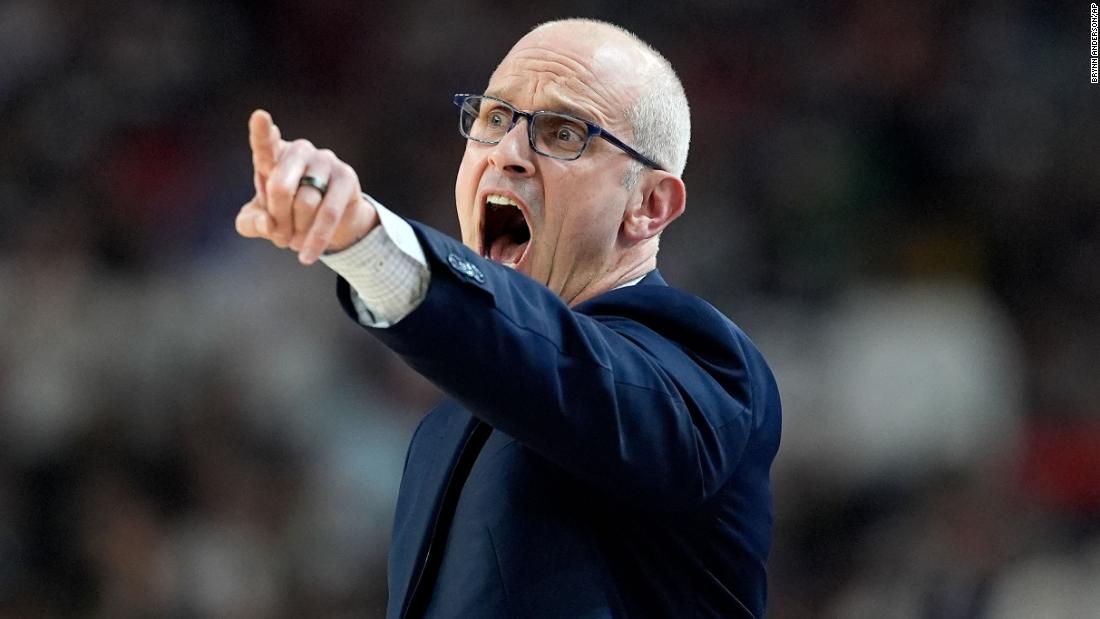 UConn head coach Dan Hurley directs his team.