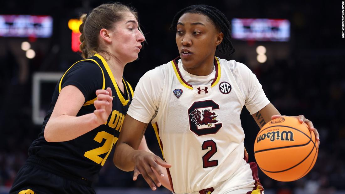 South Carolina&#39;s Ashlyn Watkins works against Martin.