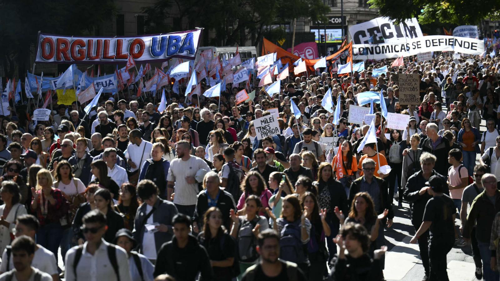 Realizan marcha universitaria en Buenos Aires por ajuste del ...