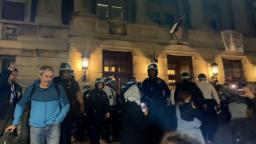 240430214352 nypd columbia response hp video See police move onto Columbia University campus