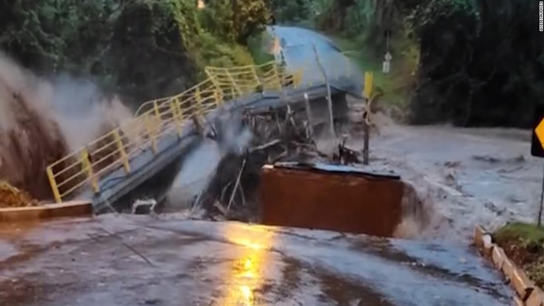 Intensas lluvias arrasan con puente en Río Grande do Sul, Brasil ...