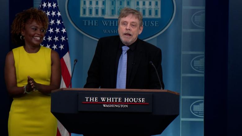 Video: Mark Hamill Llama Joe-B Wan Kenobi Al Presidente Joe Biden En El ...