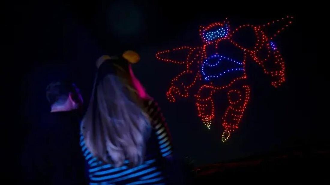 Walt Disney World Resort presenta “Disney Dreams That Soar”: Un espectáculo de drones – CNN Video