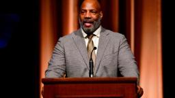 240525072642 tah jelani cobb hp video ‘Like a pet chasing a shiny toy’: Columbia Journalism Dean blasts Trump coverage