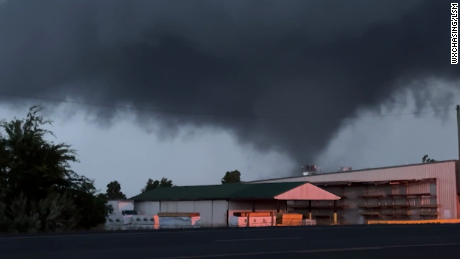 Video shows devastating tornado hit Kentucky